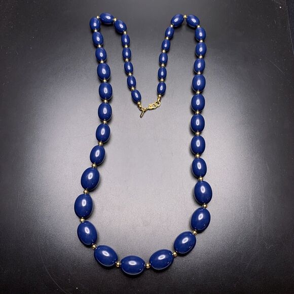Monet Long Navy Blue Beaded Necklace Vintage Plastic Oval Bead Gold Tone Classic - Picture 6 of 6